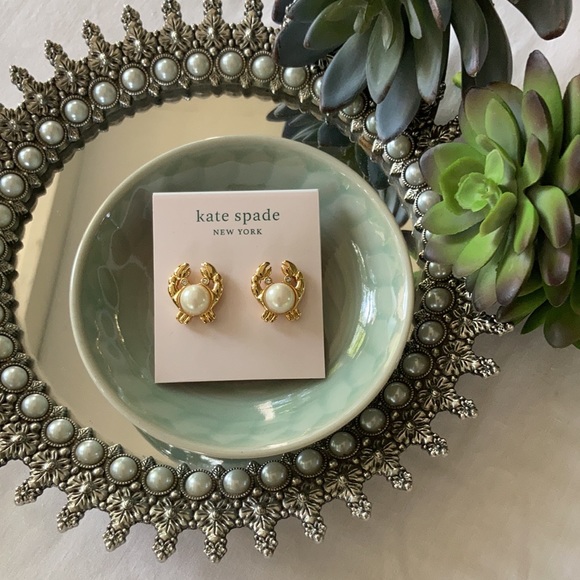 Kate Spade Shore Thing Crab Pearl Earrings NWT - Picture 3 of 9